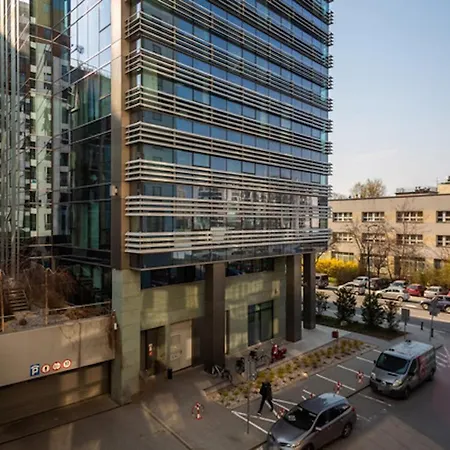 Apartment Golden - Large & Stylish, Metro Nearby Grzybowska 85-5 Warschau