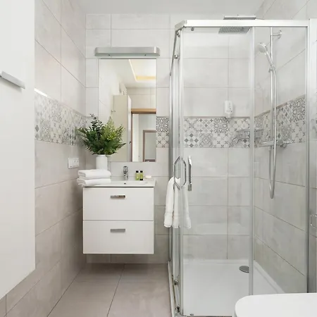 Golden - Large & Stylish, Metro Nearby Grzybowska 85-5 * Varsovie