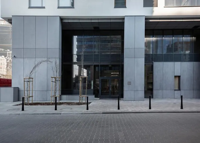 Apartman Golden - Large & Stylish, Metro Nearby Grzybowska 85-5 Varsó