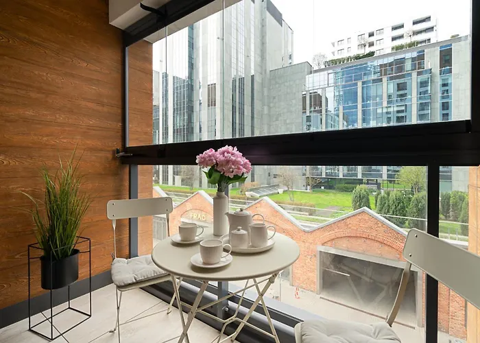 Apartman Golden - Large & Stylish, Metro Nearby Grzybowska 85-5 *